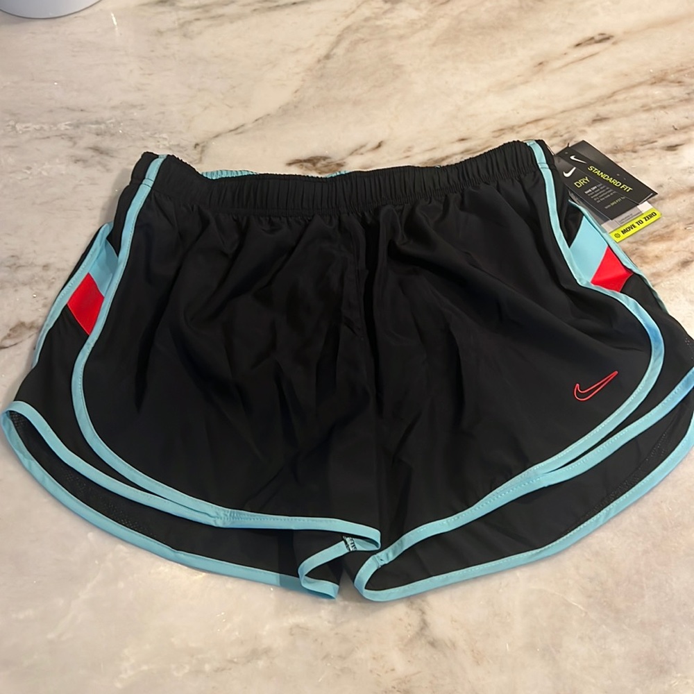 NEW Nike Womens standard for shorts Move To Zero Collection size - L